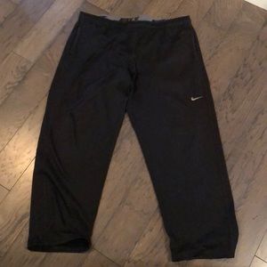 Men’s black Nike Therma-fit sweatpants